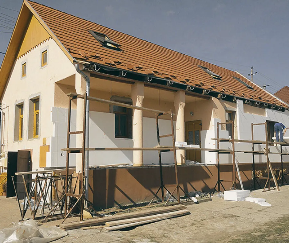 Modern ház homlokzati szigetelése